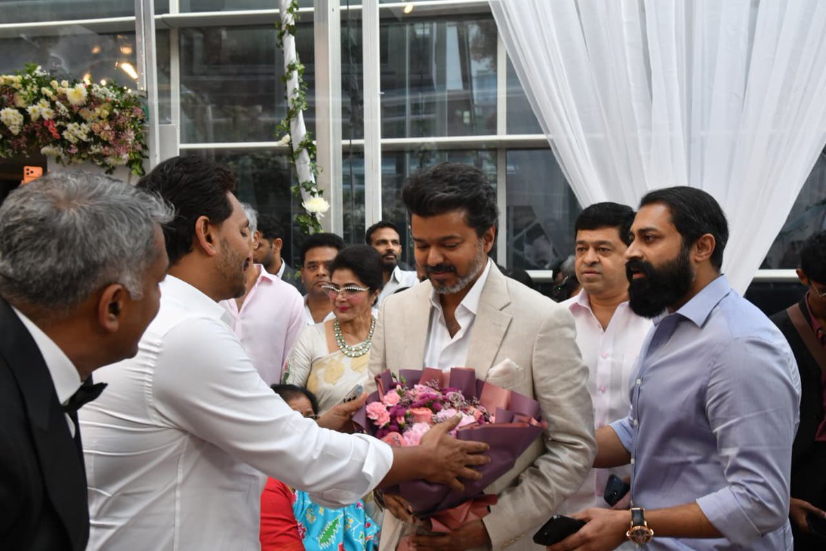 TST_Offcl's tweet photo. HD Pics of Thalaivar @TVKVijayHQ from the @ysjagan garu Event 🚨✅ https://t.co/mZzIt2TDj6