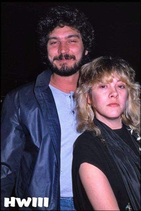 FAN, FRIEND OR FAMOUS PERSON?
🔎✨

Who's this person next to Stevie? The picture was taken c1981 by Herbert Worthington III.