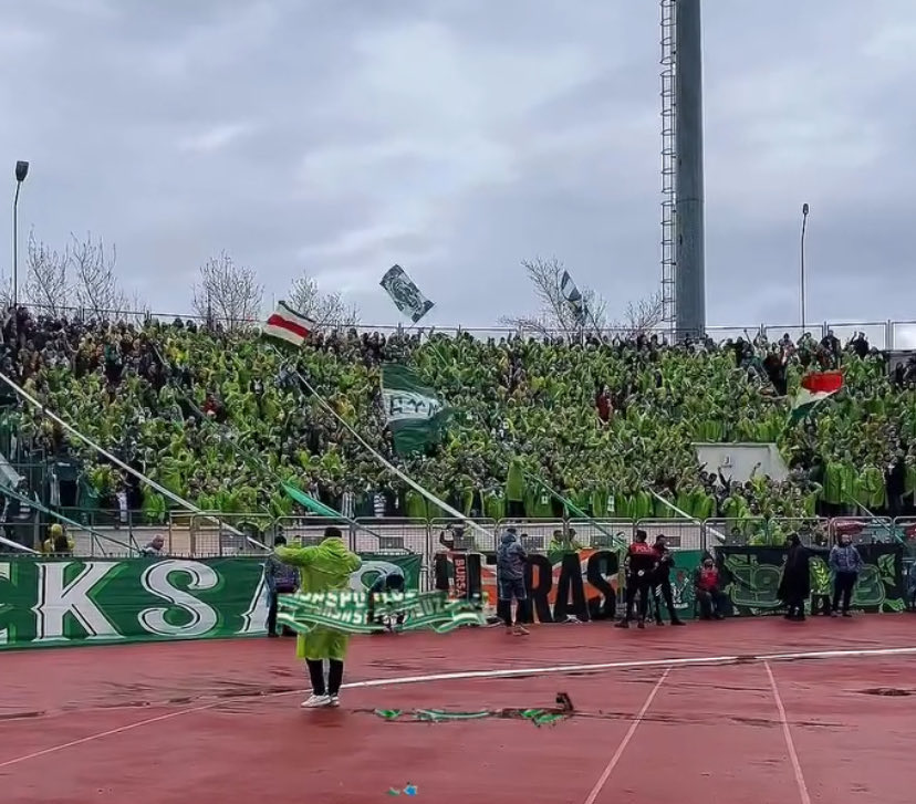 AS TV’yi açında Taraftar görün… #gençfenerliler , #ultrAslan , #çarşı vs..

<a href="/teksasorg/">TEKSAS</a> 👑 

#BURSASPORTÜRKİYEDİR #bursa #Bursaspor