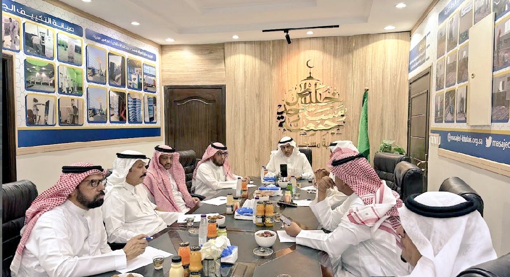 Bnaorgsa's tweet photo. ضمن جهودها الرامية إلى تعزيز التكامل المؤسسي وتنظيم العمل بين جمعيات المساجد،
عقد اجتماع  يوم السبت، 19/08/1447هـ (07/02/2026م)، في مقر جمعية مساجد خليص يضم رؤساء مجالس إدارات جمعيات المساجد بمحافظة خليص، وذلك لمناقشة آليات تنسيق وتوزيع نطاقات العمل https://t.co/VCBXFMAIiN