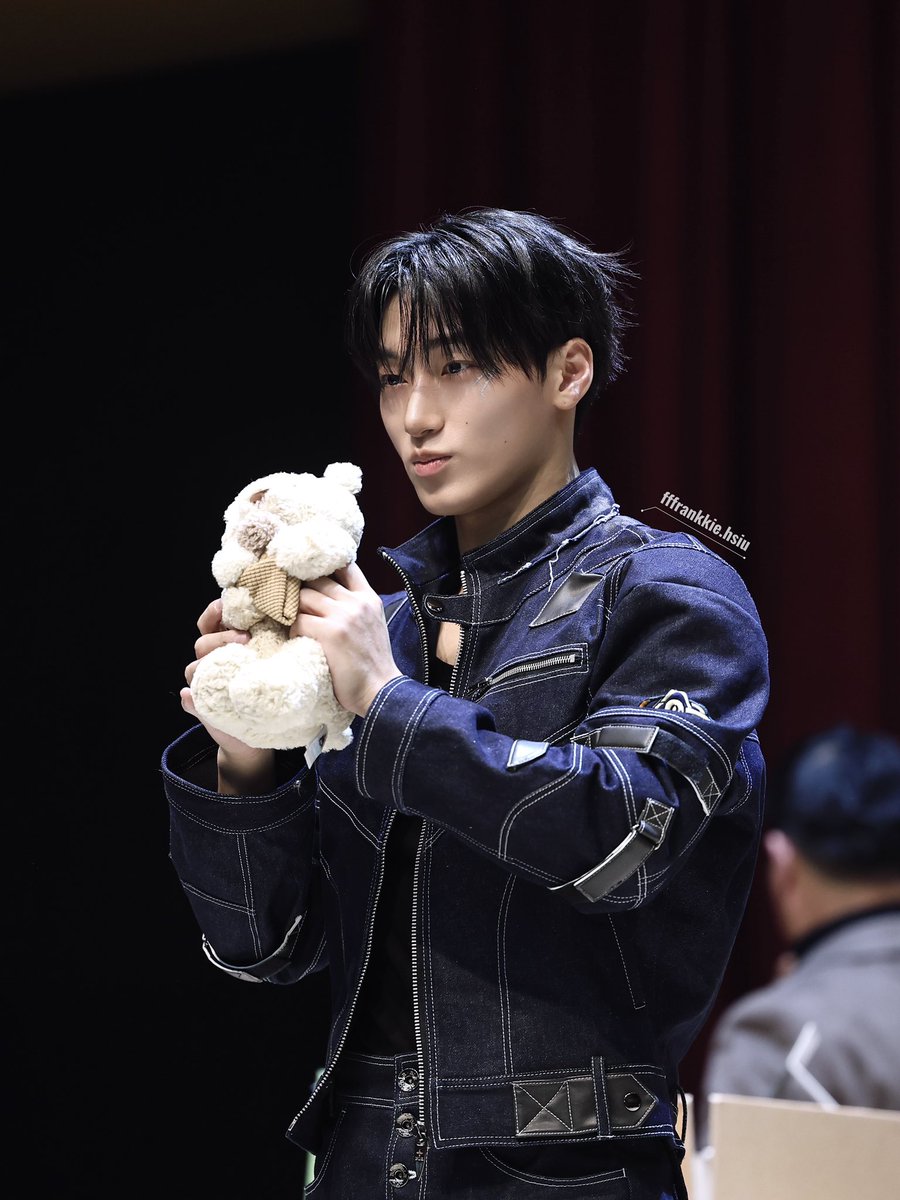 260206 

🫳🫳🫳

#최산 #산  #CHOISAN #SAN #에이티즈 #ATEEZ