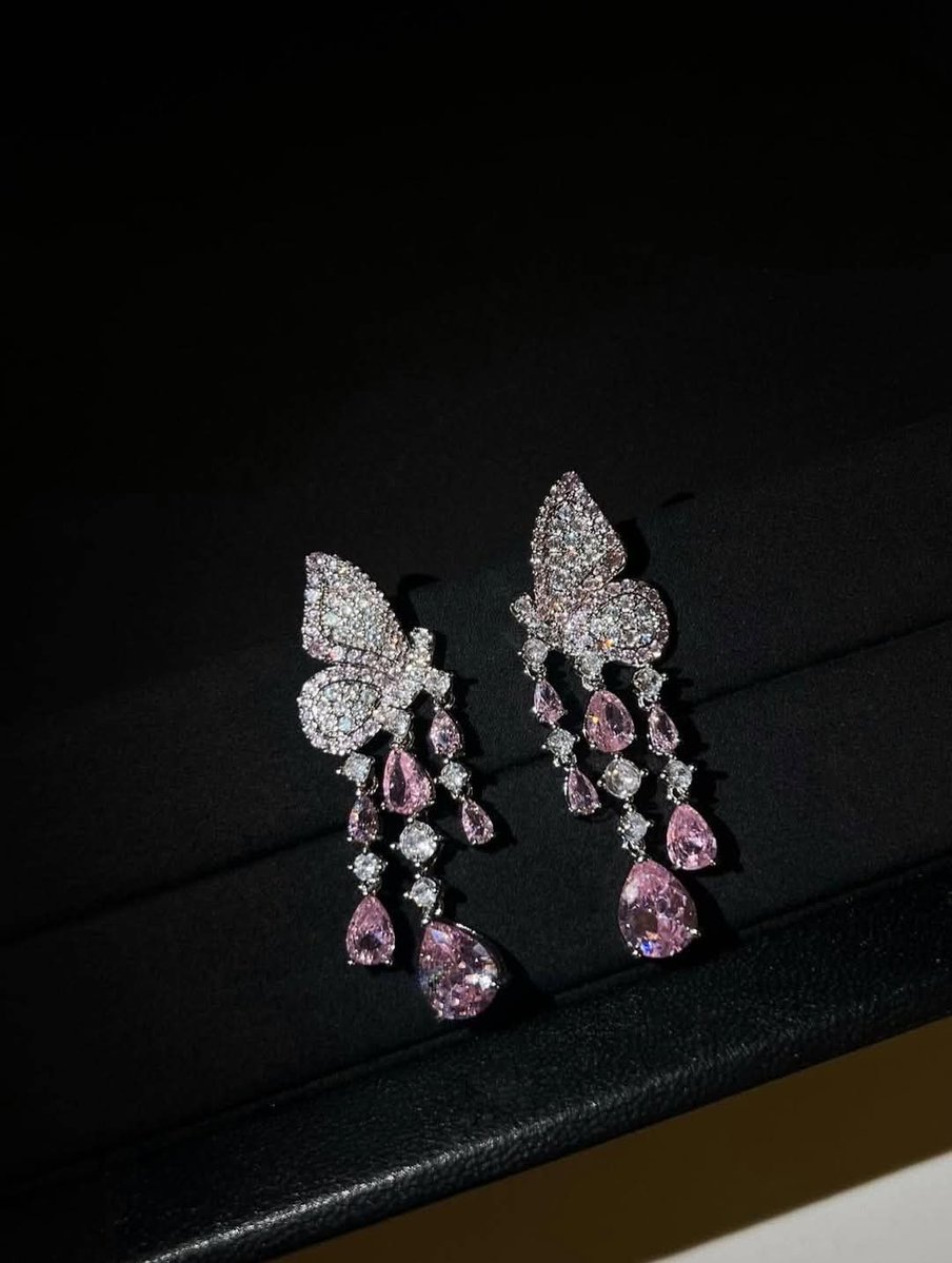 Bllury's tweet image. 