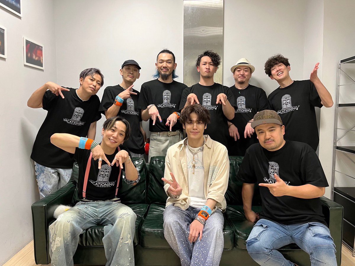 sho_ta1125's tweet photo. 宮野真守Asia live tour Vacationing! 終了！

VACATIONING!完走しました。

久しぶりのTOURだったけど、本当に楽しかったー！

このチームが大好き😘

《VACATIONING!》巡演全部跑完啦～
真的是超級超級好玩欸！
好久沒巡演了，果然還是有夠爽啦～
這個團隊我真的超愛。
台灣我也超愛啦 😘
#宮野真守 https://t.co/9Ncag4jTCr