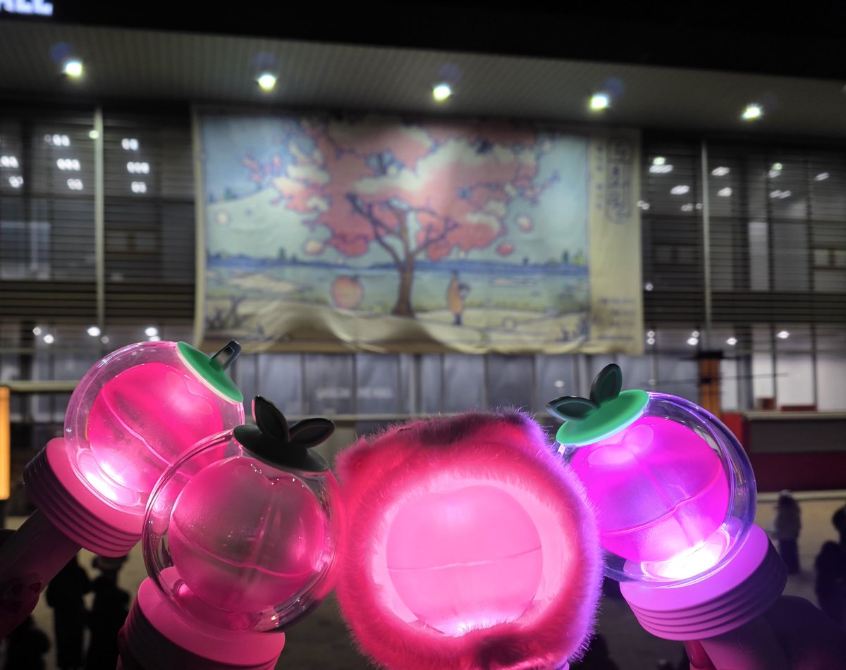 BLESS_NUEST's tweet photo. 몇년만에 나간 오프에서도
여전히 언니들이 있어서 든든하고 행복했어요 https://t.co/sQLi1GJ75I