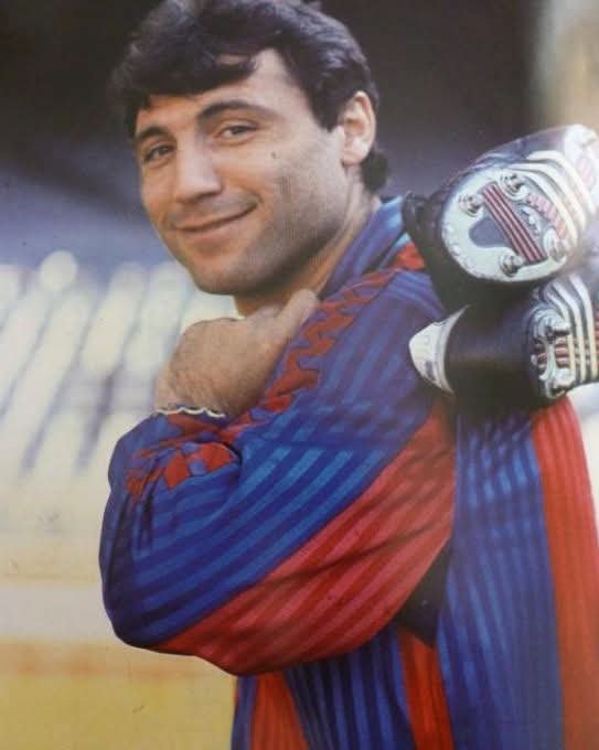 Hoy cumple 60 años el talentoso, explosivo e ingobernable Hristo Stoichkov,
Muchas felicidades !! <a href="/blaugrana_67/">Dobrinka Hristova Cule</a> <a href="/Diariosdeuncule/">Eterno Stoichkov</a> <a href="/MikaStoitchkov/">MIKA STOITCHKOV</a>