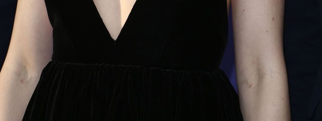 top too see Ana de Armas beauty