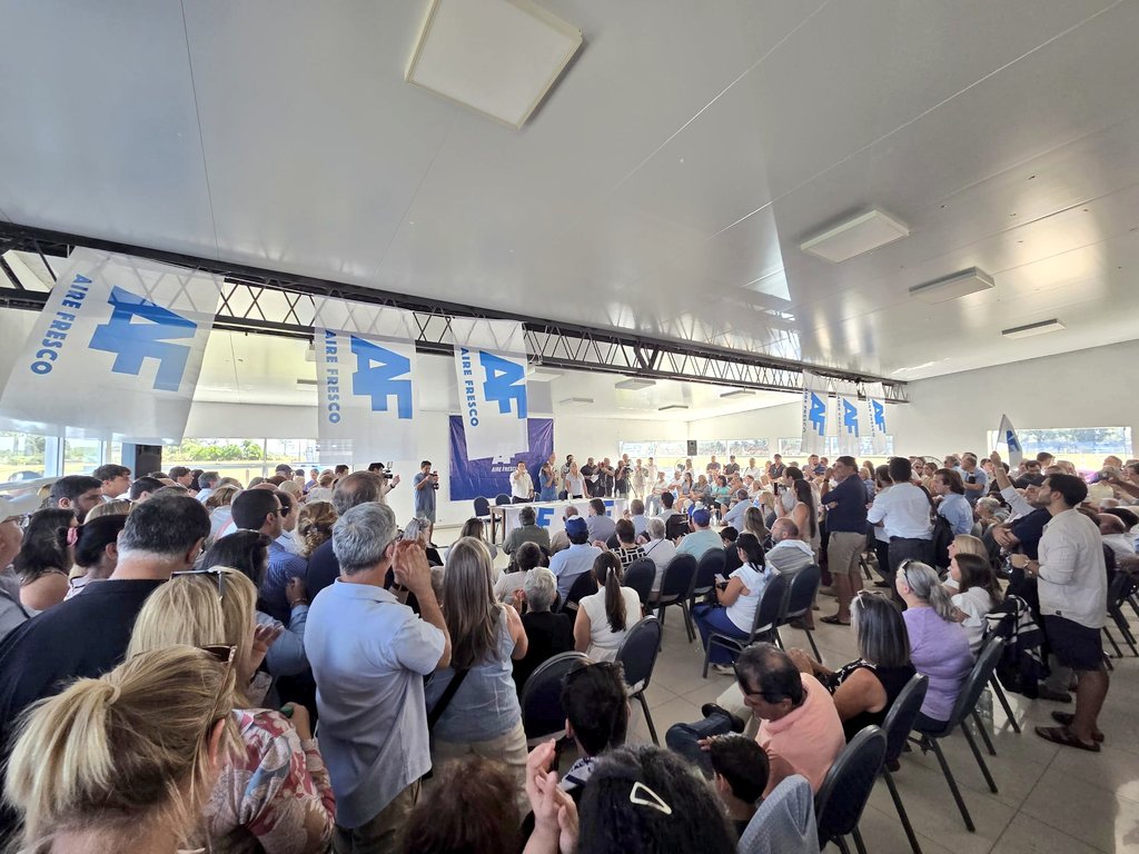 Participamos del Encuentro Nacional de <a href="/AireFrescoUy_/">Aire Fresco</a> un pilar del Partido Nacional.
Seguimos comprometidos con el esfuerzo para que Uruguay vuelva a al camino del desarrollo con un próximo gobierno liderado por <a href="/LuisLacallePou/">Luis Lacalle Pou</a>