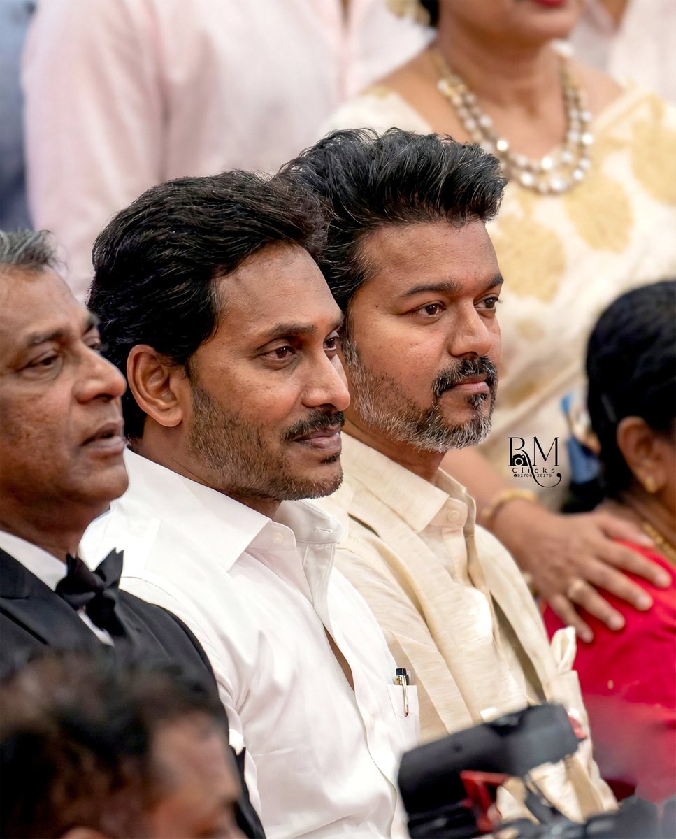 TST_Offcl's tweet photo. TWO BIGGEST POLITICIANS in INDIA 🌪️🔥

@TVKVijayHQ @ysjagan https://t.co/fo4qpb1Tcz