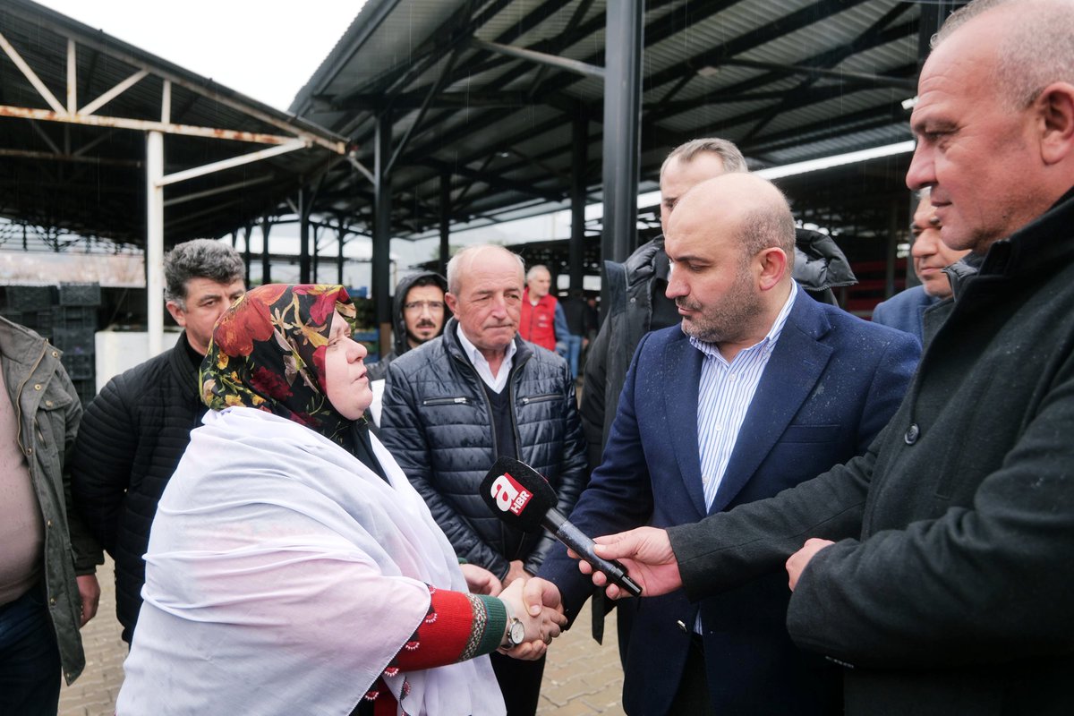 AK Parti teşkilâtı olarak bugün Mihalgazi’deyiz. Başkanımız Zeynep Güneş'in yanındayız. 

Milletimizin değerlerine yabancı bu kirli zihniyete dün geçit vermedik, bugün de vermeyiz.