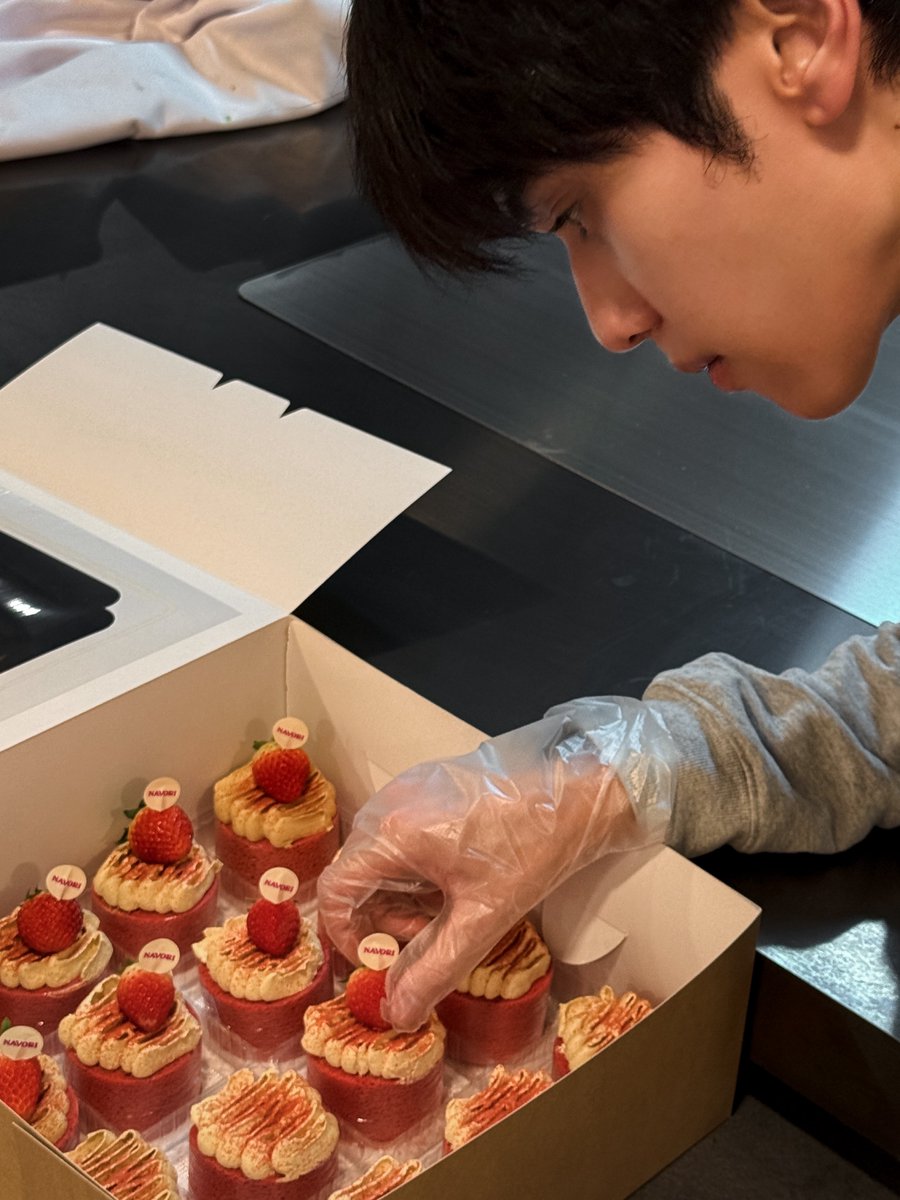 dunknatachai's tweet image. Truly heart made Strawberry NAVORI Roll🫶🏻

DUNK 3CE MISTYVELVET
#Dunkx3CEIVELMISTYOU