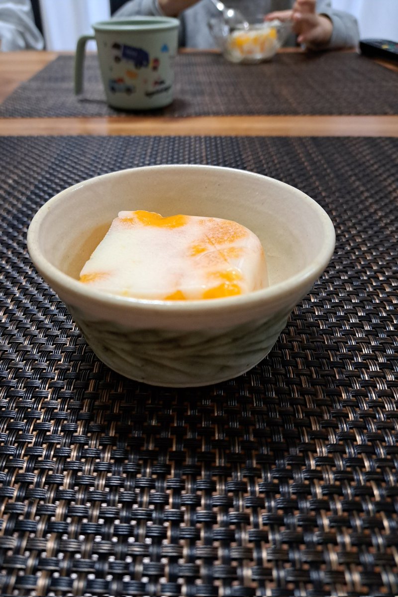 遊びに来た孫と○十年ぶりに雪だるまを作った😆
雪遊びに孫は大喜び💕私達も楽しんだ～

最近、夫婦でハマっている牛乳みかん寒天
🍊は好きだけど牛乳は苦手な孫もこれなら食べられるかも？と、作ってみたけど牛乳の味がするって🍊だけ食べてたw🍊のシロップを使って牛乳の量を減らしたのに…😅