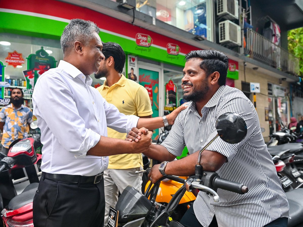 ކުރިއަށް އޮތް ލޯކަލް ކައުންސިލް އިންތިޚާބުގައި އެމްޑީޕީގެ ފަރާތުން މާލެ ސިޓީގެ މޭޔަރ ކަމަށް ވާދަކުރައްވާ ކެންޑިޑޭޓް މޭޔަރ  <a href="/adamazim/">Adam Azim, Mayor of Male’ City</a>  އާއި މާލެސިޓީގެ އ.ތ.މ ކޮމެޓީގެ ރައީސާކަމަށް ވާދަކުރައްވާ ކެންޑިޑޭޓޭ  <a href="/reesha_a/">Aishath Reesha</a> އާއި މާފަންނު ދެކުނު ދާއިރާގެ ކައުންސިލްއަށް ވާދަ ކުރައްވާ