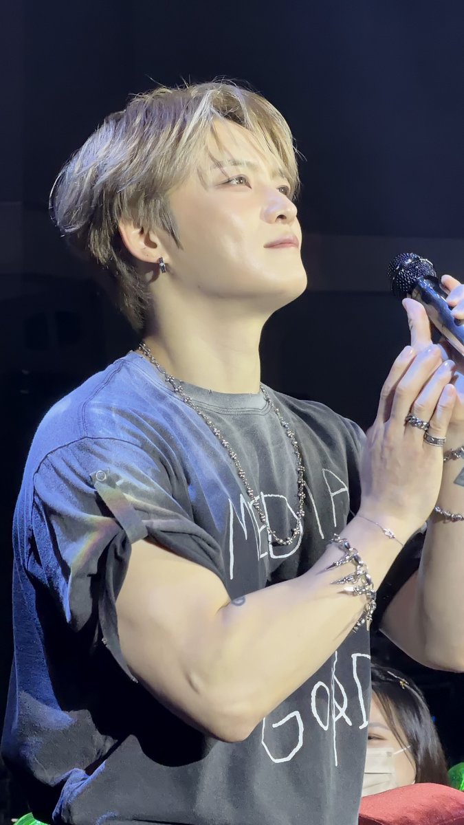 今日は何回も客席に降りてきてくれました🥹

#김재중 #재중
#ジェジュン
#金在中
#JAEJOONG
#KIMJAEJOONG
#GALAXY_1986_TAIPEI