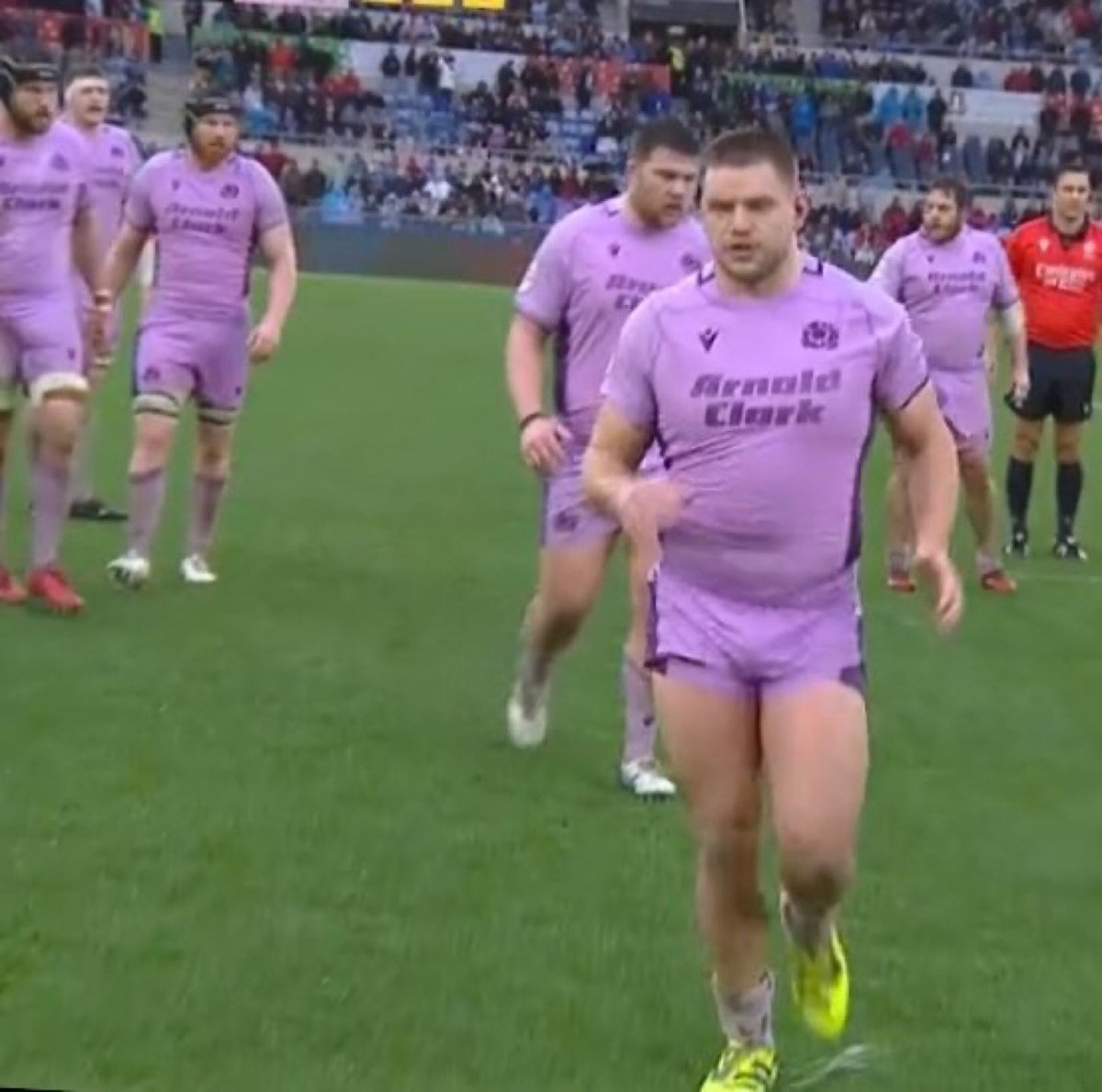 Straight from the set of 1970s Baywatch. No more Caps for you pal