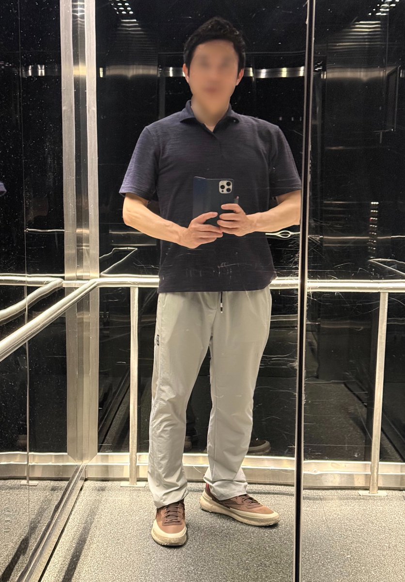 アサト tweet media