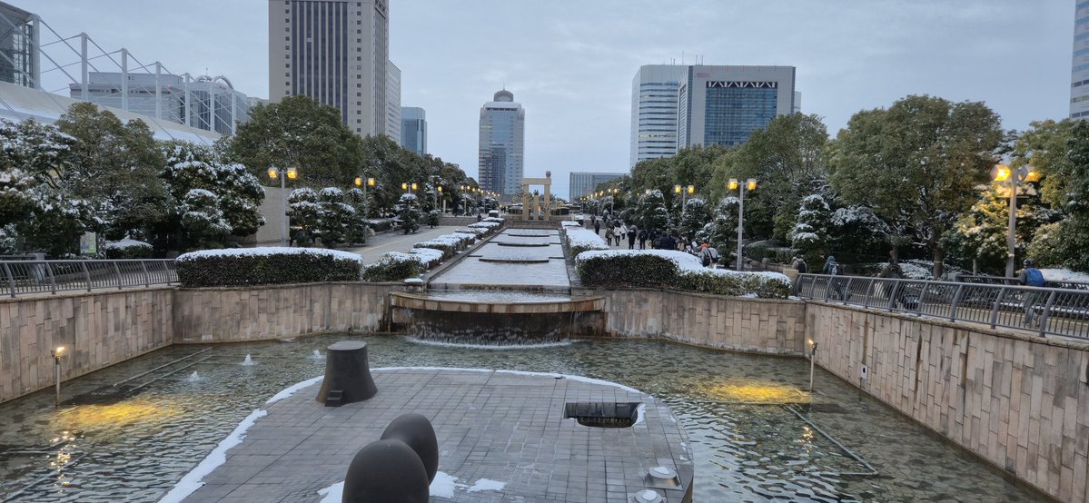 Lukeirin's tweet image. C'était vraiment sympa ma première wonder festival ! Il neigé, les photos etaient super belles, je suis tellement content d'avoir vu autant de cosplay kigurumi ! ❄️❤️🥰 (j'ose pas poster les photos parce que je ne me rappelle pas de qui est d'accord pour ! 🙇‍♂️)
#WF2026W