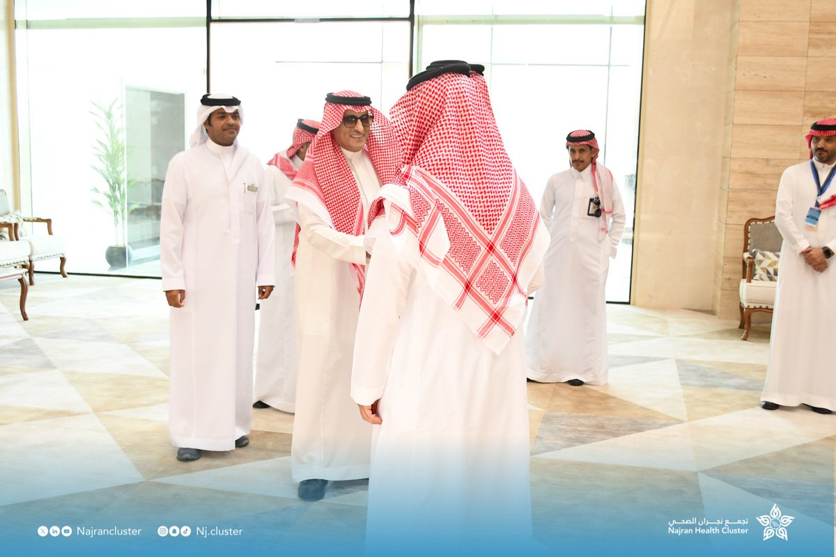 NajranCluster's tweet photo. بحضور الرئيس التنفيذي لتجمع نجران الصحي ، شارك التجمع في منتدى #تعليم_المهن_الصحية بركن يستعرض من خلاله  أهمية مسارات نموذج الرعاية الصحية السعودي وربطها بأهمية التعليم في إعداد كوادر صحية مؤهلة تواكب متطلبات المستقبل، تُوج ذلك بعقد اتفاقية تعاون تهدف إلى دعم التعاون المشترك وتطوير البرامج التعليمية والتدريبية بين #تجمع_نجران_الصحي و #جامعة_نجران بما يخدم القطاع الصحي ورؤية المملكة 2030 .
@Najran_Univers