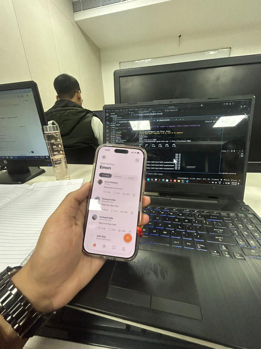 emonosaurus's tweet photo. Resuming dev weekend on Postpeep, gonna let anti gravity most of my work today writing college assignment side by side, btw the app looks so immaculate on iOS https://t.co/Hk0DwbzcRY