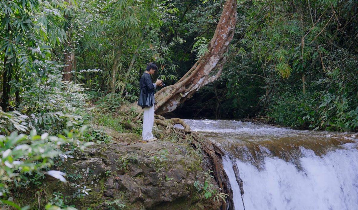 ppic49's tweet photo. Ohhhhh everyone new bl series hello love the scenery is really beautiful with the characters episodes released https://t.co/euJWONuR7b

#HelloLoveTheSeriesEp1
#សាកស្រឡាញ់បានទេEp1
#CorneXStation https://t.co/hwh7FyCPB8