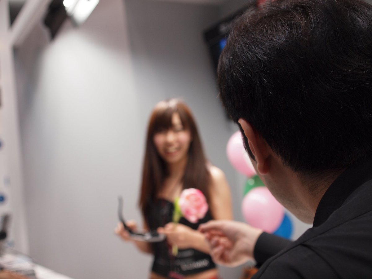 aimode18's tweet photo. @osawa_ayano 木曜日、土曜日、彩乃さんにお会いできることを楽しみにしておりますね！
15年前の私と彩乃さんの画像ありました！2011/02/11だそうです・・・（笑） https://t.co/UmbfpNbPAe