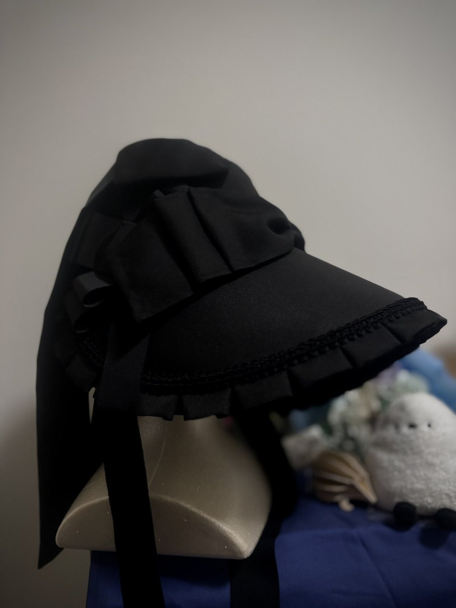 #ロマアラ にて！！
念願のEsprit de CACO様 (<a href="/esprit_de_caco/">Esprit de CACO</a> )のBonnet NOIR……！この為に100番代確保してすっ飛んで行った……お迎えできてよかった😭
ほんとにほんとに素敵で見つめてため息出る……嬉しい……