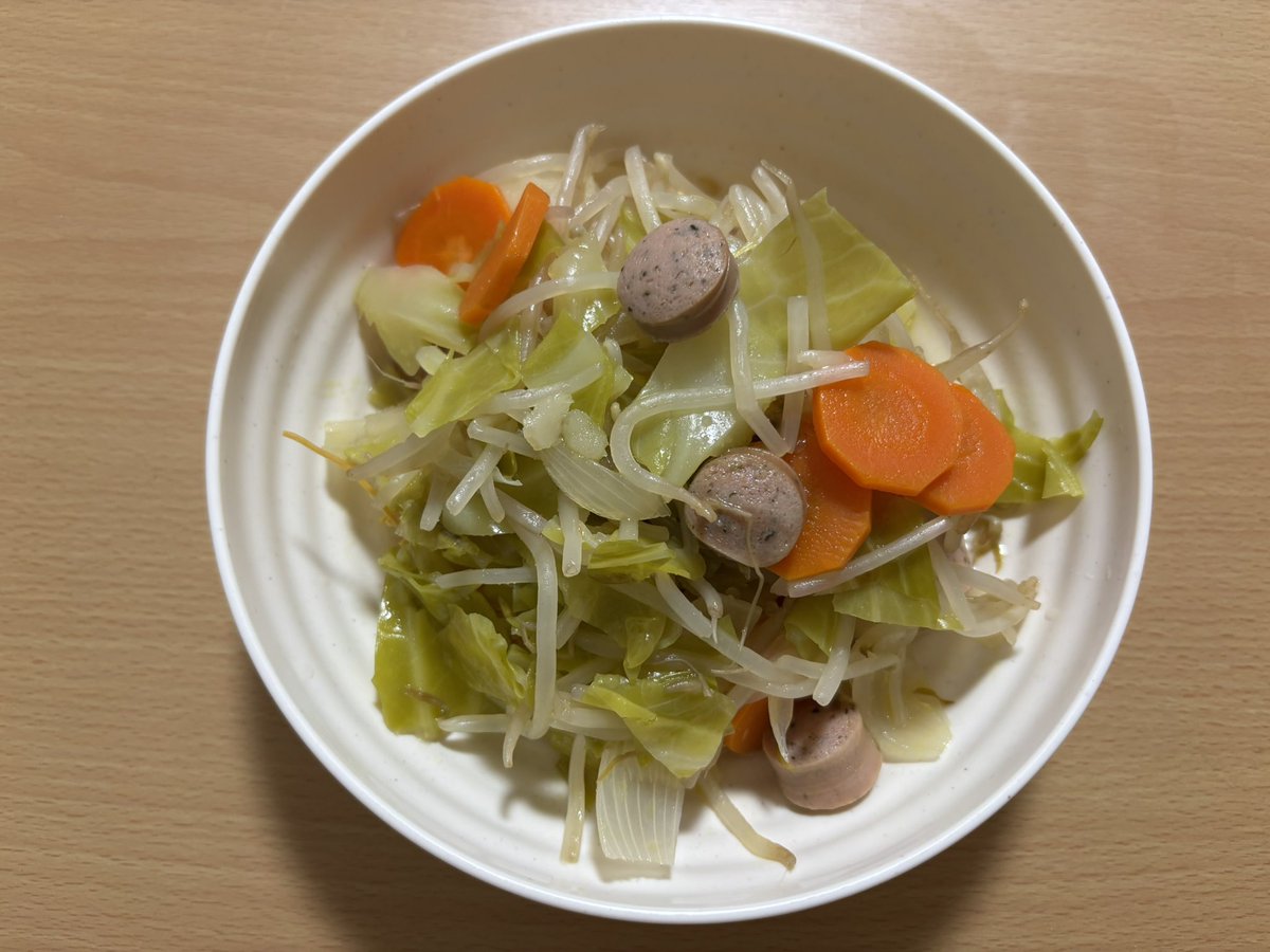 Reo_tommy's tweet photo. 1ヶ月で-4kg
なかなかいい感じ

#男飯 #自炊記録 #料理 #料理記録 #おうちごはん #おうちごはん𓎩𓌉𓇋 #単身赴任 #炭水化物 #野菜 #バランス #運動 #ランニング #ダイエット #カロリー #汁物 #糖質オフ https://t.co/TtdTiVGnlo