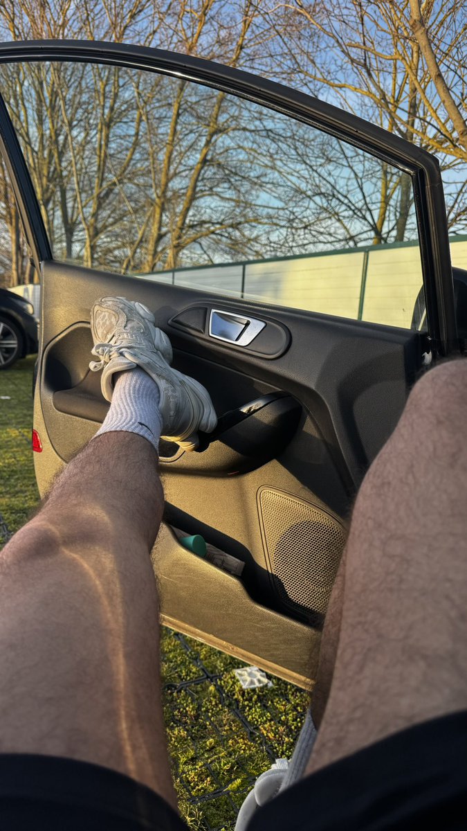 adoptunturc's tweet photo. #sneakers #gym #feet https://t.co/2YFNxFRUeT