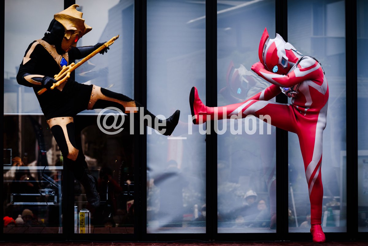 ウルトラマンオメガショー/毎日ハウジング和泉中央住宅展示場
大雪の和泉中央でほぼ2年ぶりのウルトラショー
もう一度見たかったストーリーでバルキーリングを振るうバルキー星人を撮れたりと来て良かったと思いました
寒い中お疲れ様でした
#ウルトラマンオメガ
#毎日ハウジング和泉中央住宅展示場