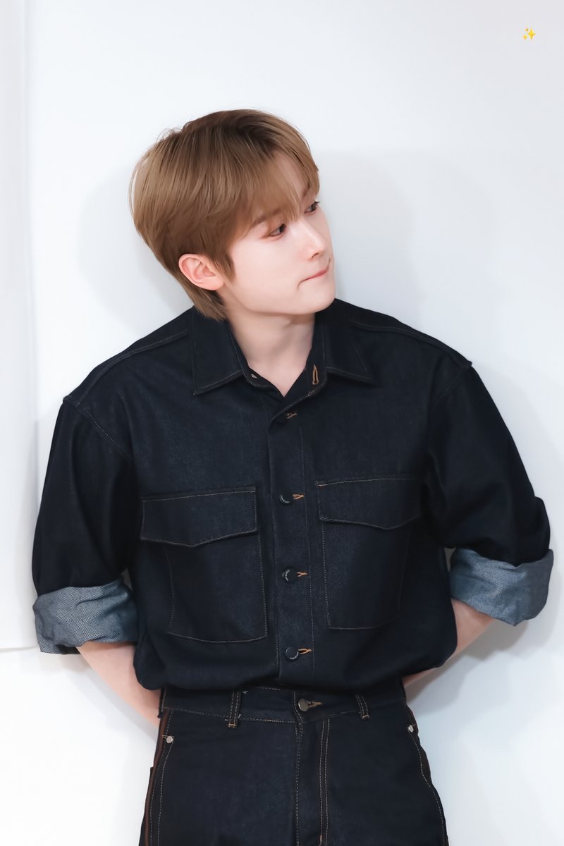 LightforHB's tweet image. 260115 애플뮤직 대면
#혁 #HYUK #템페스트 #TEMPEST 

기웃기웃 𐐃 ·̫ 𐐃