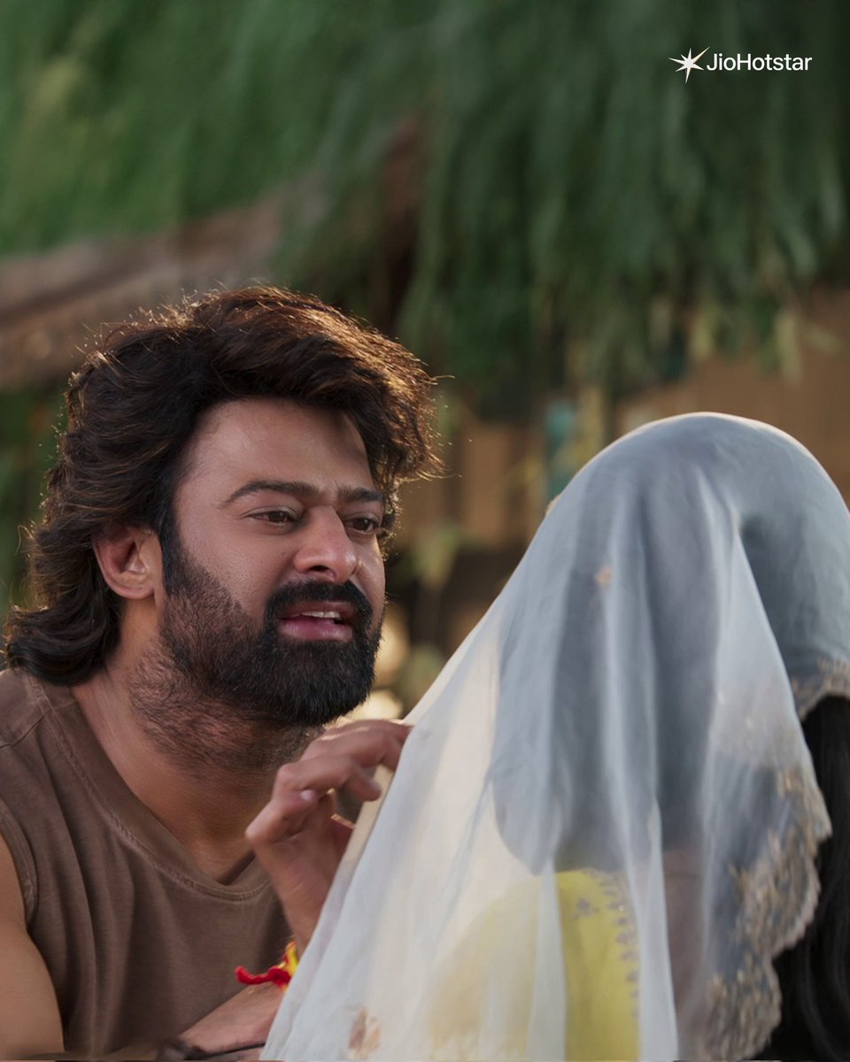 JioHotstarTel_'s tweet image. That free flowing PraBoss, whom we missed all these years! 🤌🏻♥️

Welcome India's Biggest Superstar Home with JioHotstar! 👑

#Top5 #TheRajaSaab #TheRajaSaabOnJioHotstar #JioHotstar