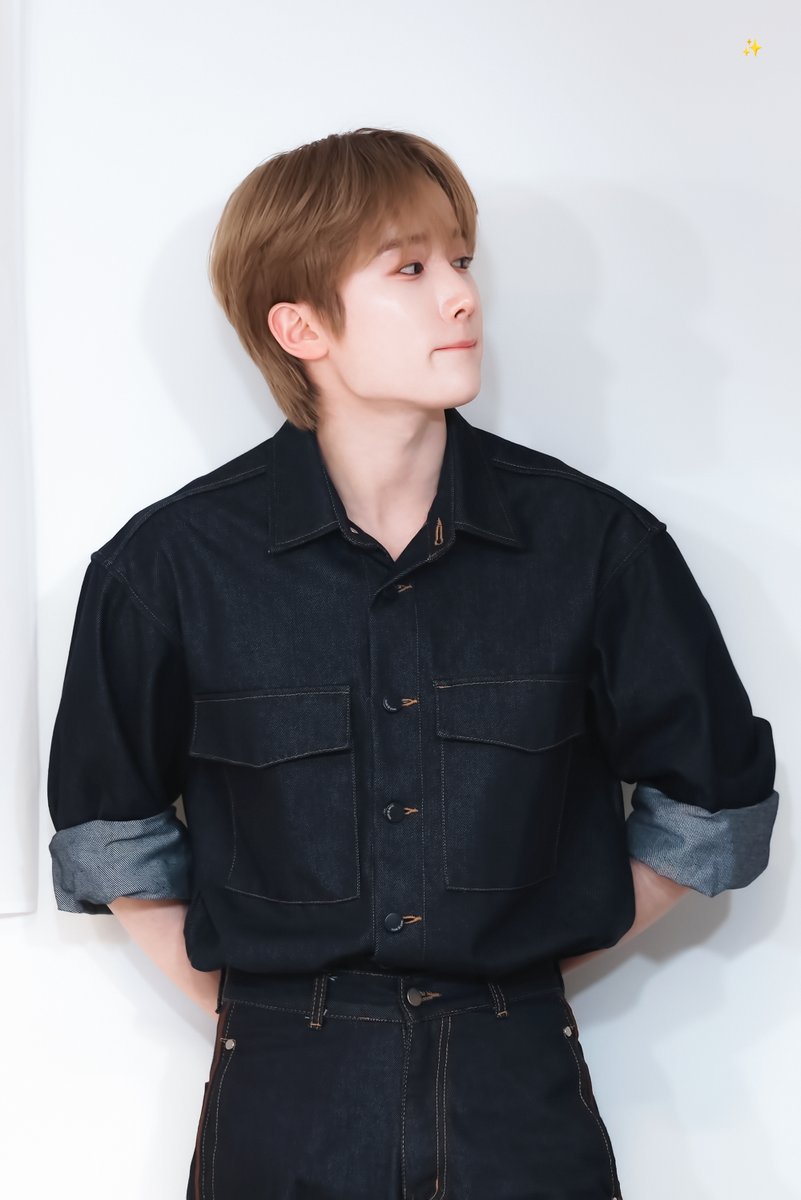 LightforHB's tweet image. 260115 애플뮤직 대면
#혁 #HYUK #템페스트 #TEMPEST 

기웃기웃 𐐃 ·̫ 𐐃