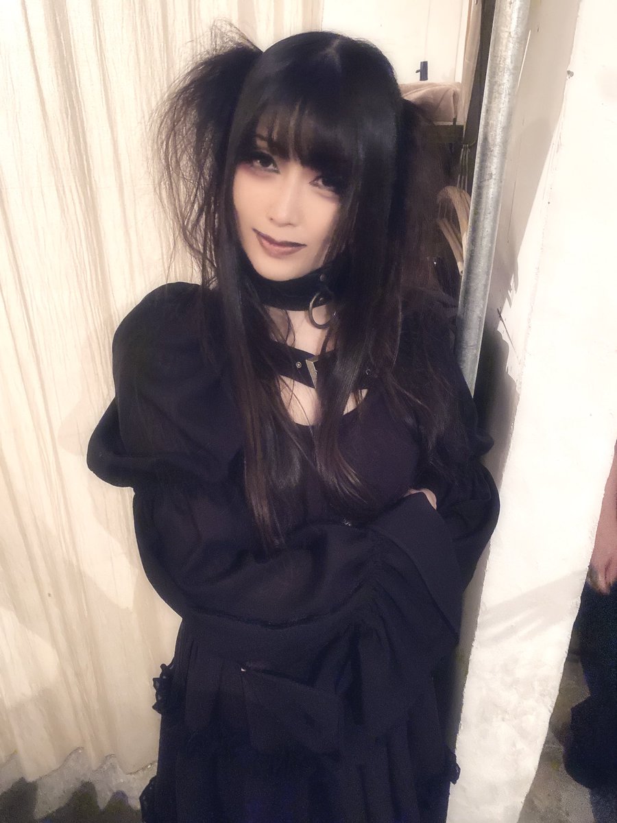 昨日は塚本エレバティへお越し頂いた方有難う御座いました♪素敵なイベントでした︎^^

次回の蟲籠のLIVEは4/28(火)です🦋
詳細はまたわかり次第報告します。