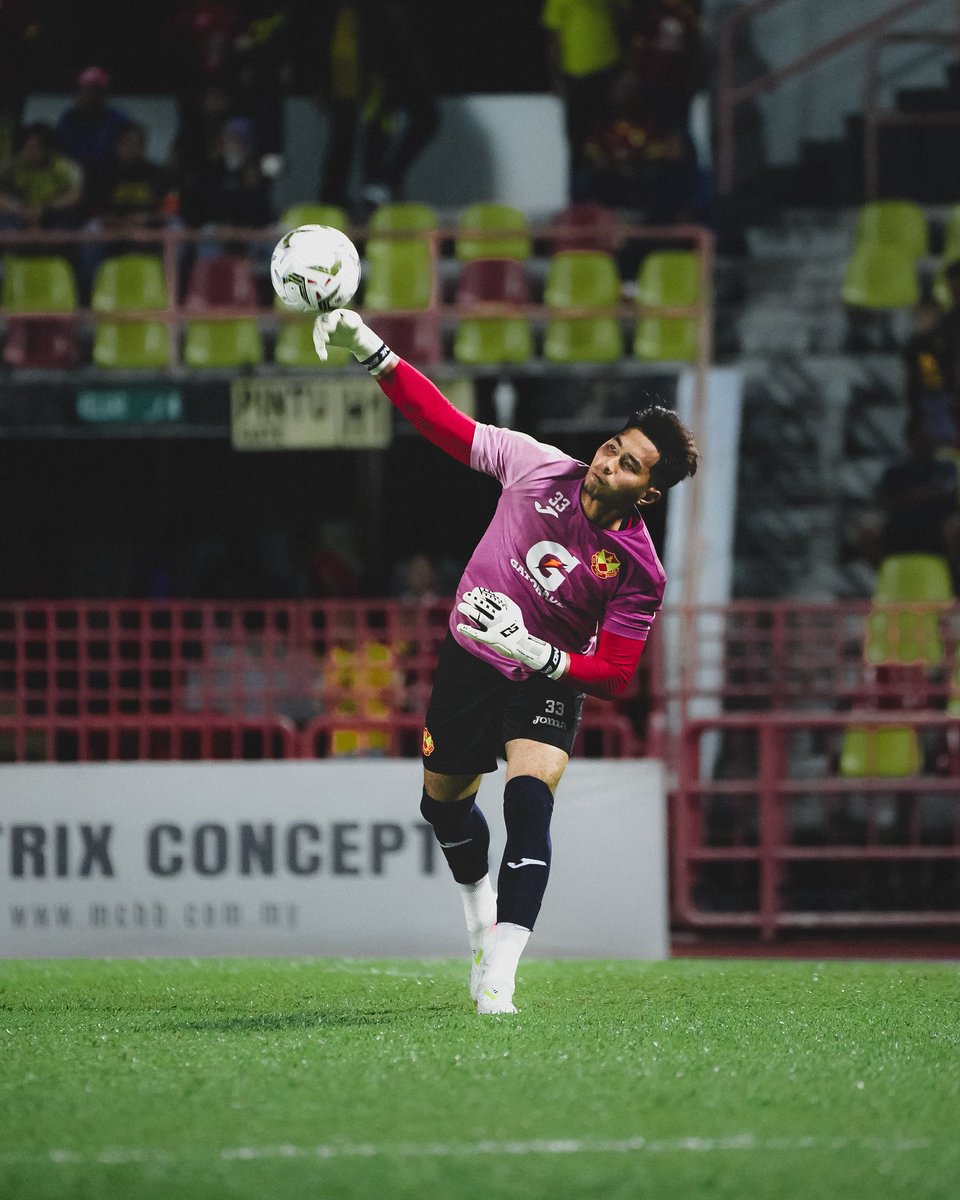 selangorfc's tweet photo. Final prep ๐ช๐ฝ #NSESFC
๐ ๐๐๐ฉ๐๐ ๐๐๐ง๐ฉ๐ฎ at Suasana Market Hall, Shah Alam.
๐บ Watch #NSESFC LIVE on Astro Arena Bola (CH 803), Astro GO & Sooka.
Powered by Gatorade โก๏ธ
#SelangorFC #ThisIsSelangor
#NSESFC #PialaMalaysia2026 https://t.co/TPJ2PIitZC