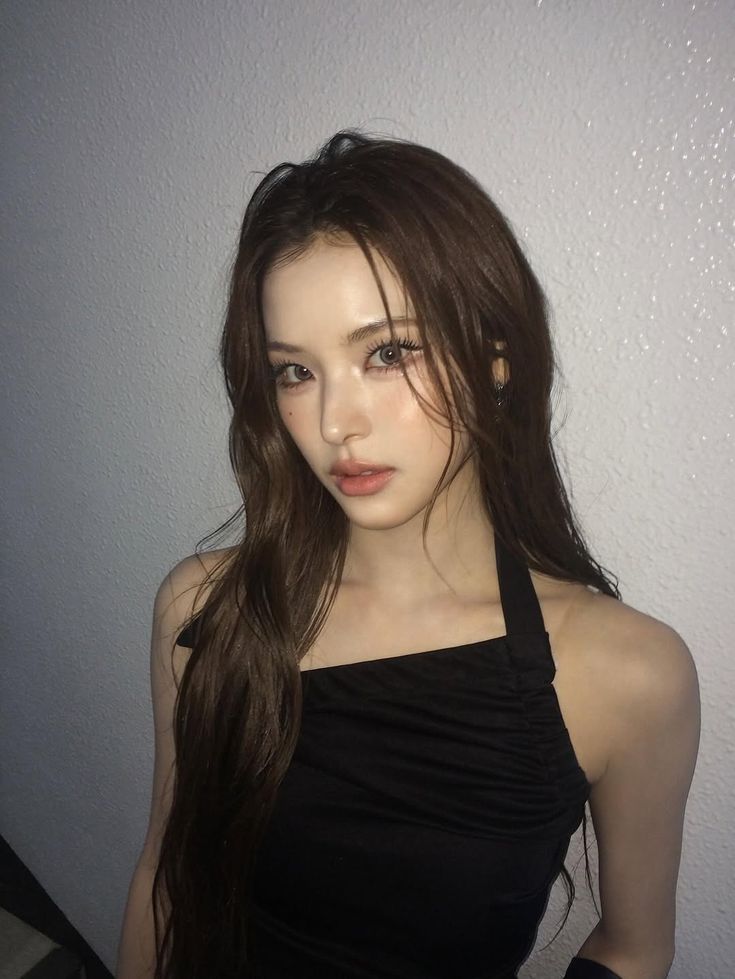 RSNW_twt's tweet photo. SELAMAT MALAM!

Maaf MC closingan agak telat karena tadi nongkrong di bawah toren dan tiba-tiba airnya luber. Alhasil MC kena grujukan air pipa Rucika sampai lepek begini (alasan, biar ada konteks share foto aja sih). 

Sebelum kita mulai, kasih lihat OOTD kalian dong? https://t.co/VKJjF6BYSN