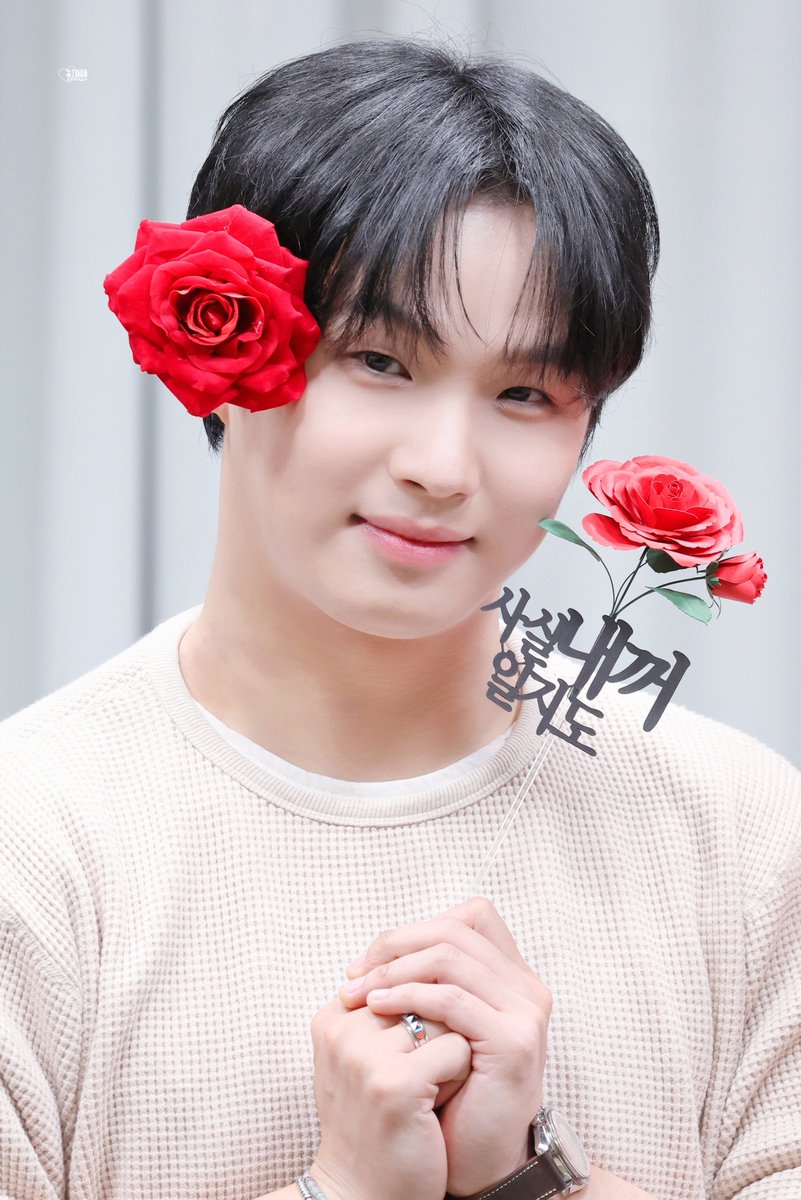 260207 시그 팬싸

🌹

#비투비 #임현식 #BTOB #IMHYUNSIK