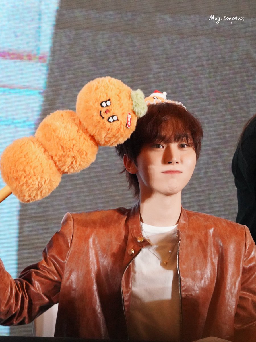 May_may_08116's tweet photo. 260208 이즈위 대면 팬싸
YIZHIYU in Shanghai

🍊 Orange and Orange 🍊

#부승관  #승관
#SEUNGKWAN #スングァン
#세븐틴 #SEVENTEEN
@pledis_17 https://t.co/9gwP0CshtW
