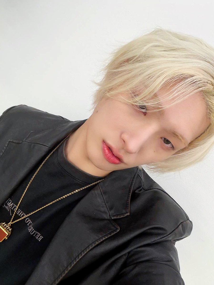 ATEEZofficial's tweet image. [📷] SBS KPOP #순간뽀짝세상에이런아이돌이 Behind Photo 

#민기 의 손이 가는대로 만든
민쫀쿠 김장 시간🎶
티니들도 한 입~? (˵ •̀ ᴗ - ˵ ) ✧

#ATEEZ #에이티즈 #MINGI