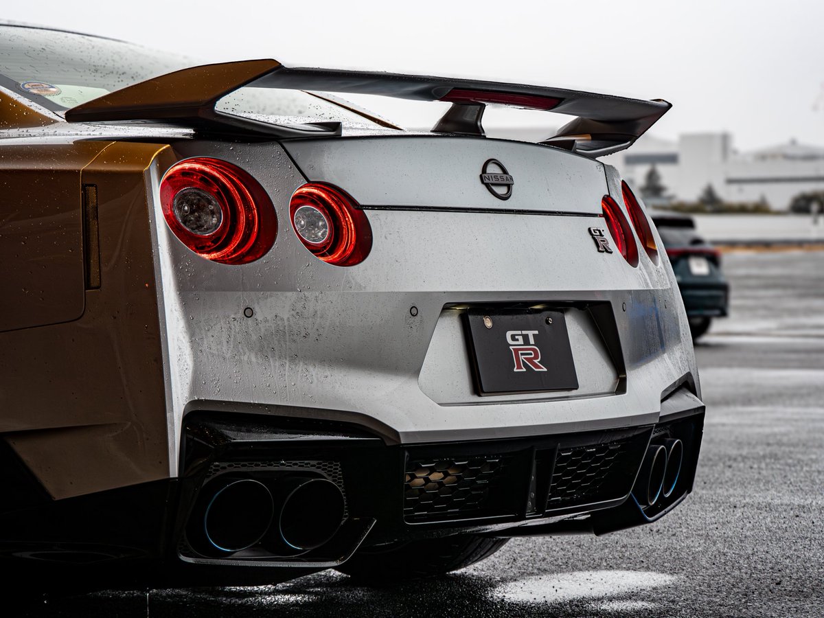GT-Rってやっぱり最強だったんだなぁ。
グランツーリングとレーシングを両立なんて無理だと思ってたけど、本当に両立してた。
アテーサとVDCもめっちゃ優秀だし、とにかく速い。音もめっちゃいい。
これ、スカイラインでもやってください🥹
