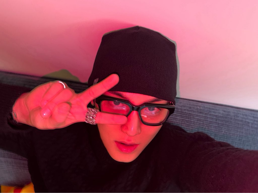 260208 mingyu weverse 🌟 #민규 #MINGYU 

🐶 sunday~~💋