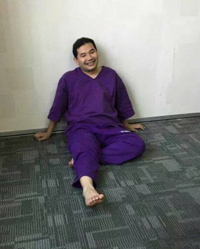 rahim8k's tweet photo. @AfralAbdullah jasa susuk di bawah dah dilupakan. https://t.co/NCT2VT4tNF