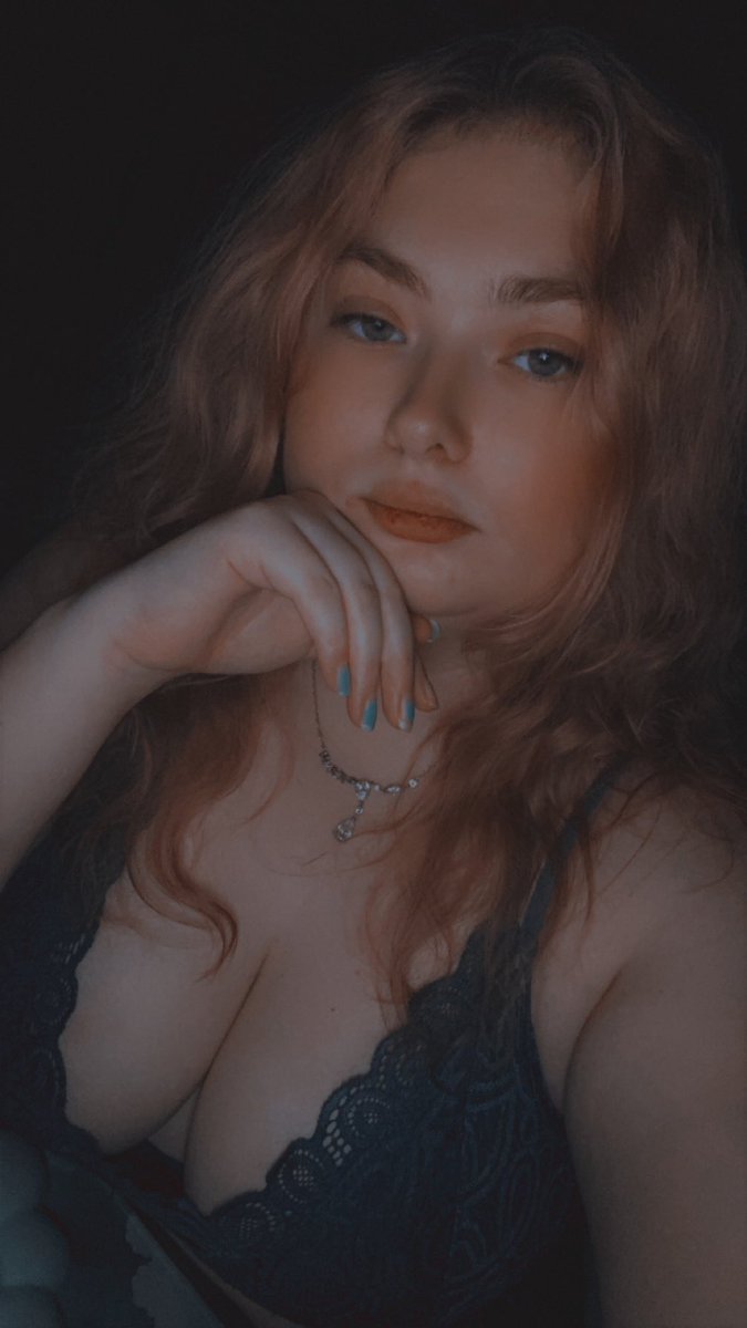 goddesslunella's tweet photo. Hey losers! 🖕🏼
If you see this them you owe me $20, so pay up 😘💰 

Findom paypig walletdrain finsub whalesub sub humiliation https://t.co/rELdYqLHLx