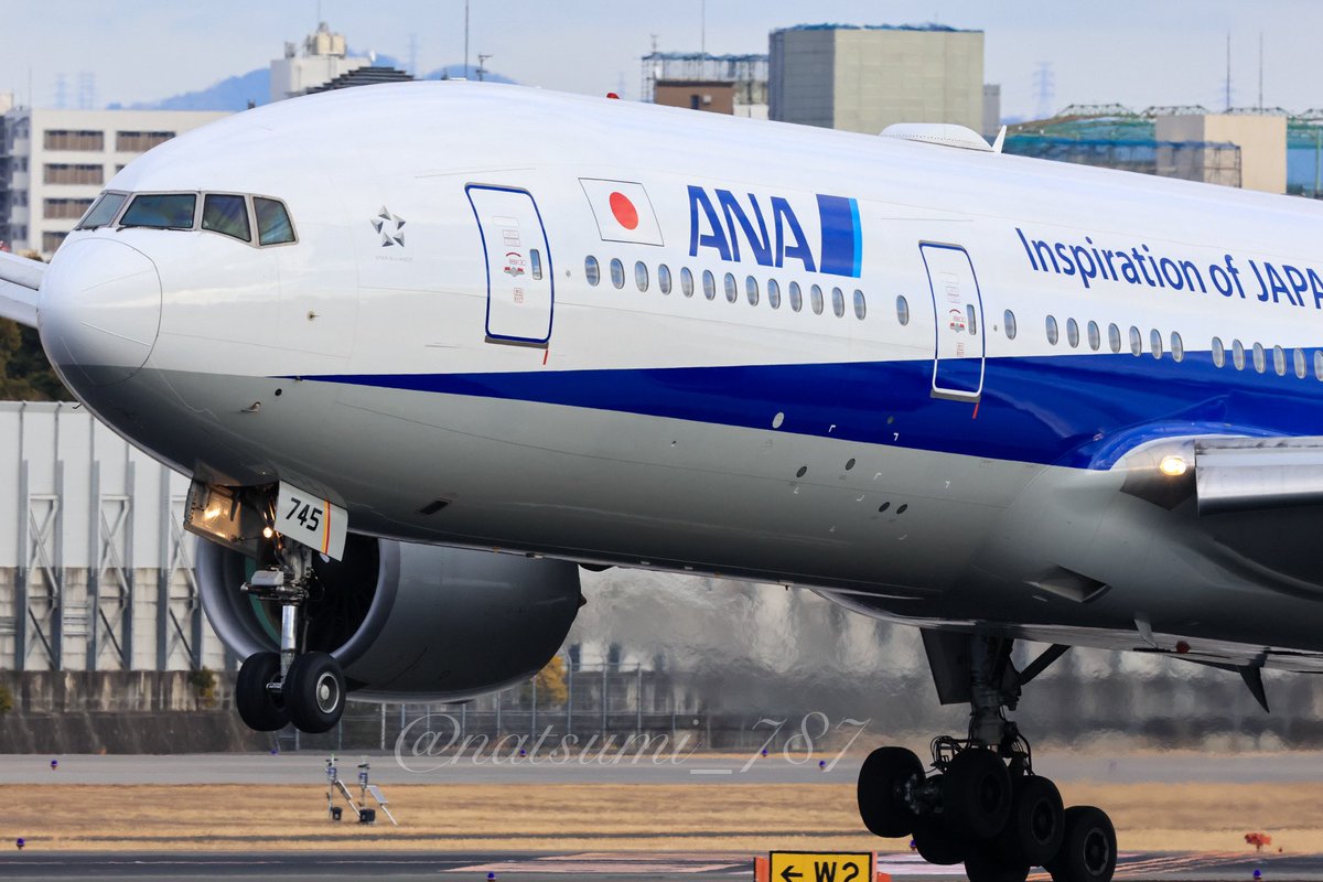 トリプル超かっこいい！！ #ANA #B777 #トリプルセブン #JA745A
