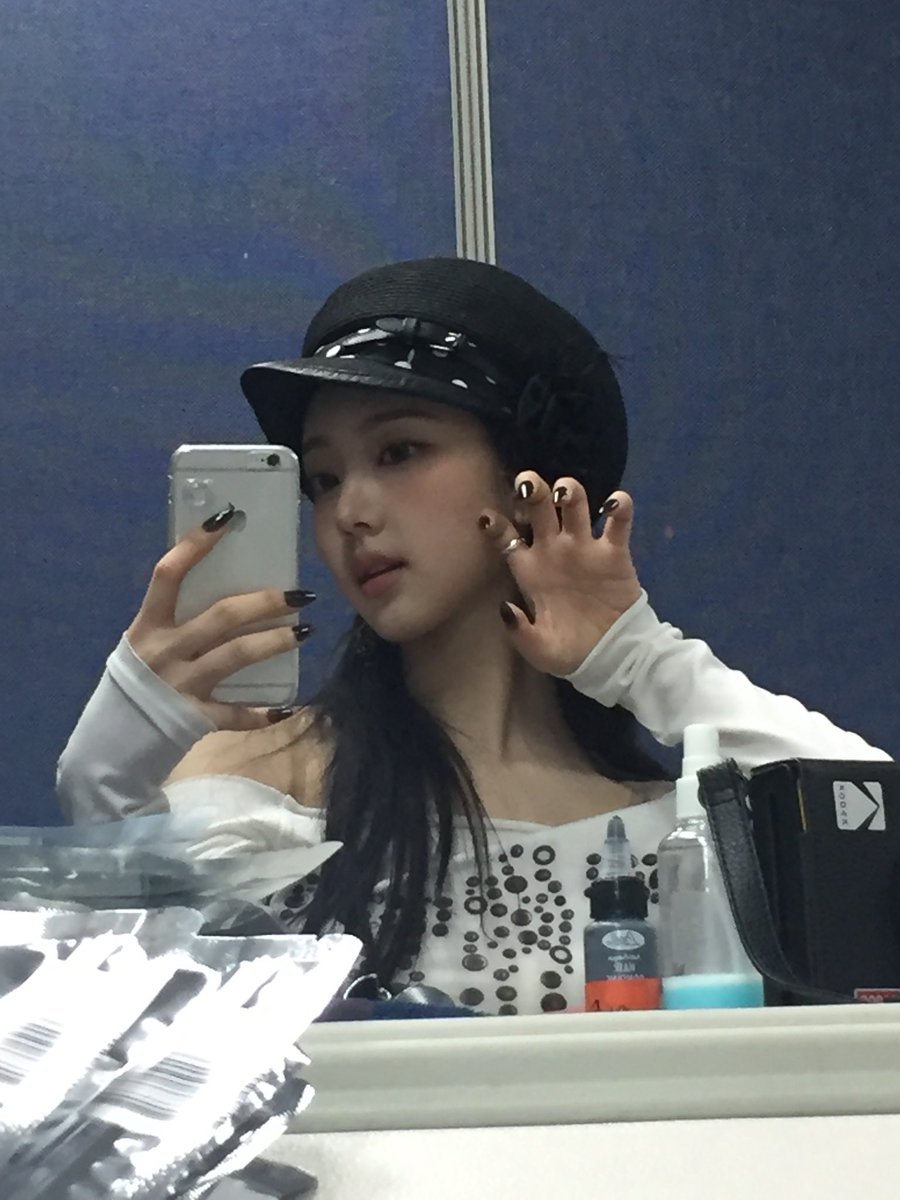 빈 tweet media