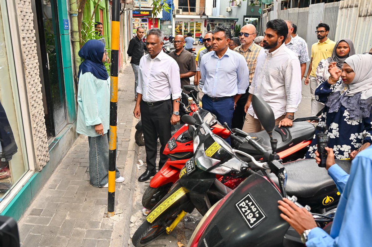 ކުރިއަށް އޮތް ލޯކަލް ކައުންސިލް އިންތިޚާބުގައި އެމްޑީޕީގެ ފަރާތުން މާލެ ސިޓީގެ މެޔަރ ކަމަށް ވާދަކުރައްވާ ކެންޑިޑޭޓް  <a href="/adamazim/">Adam Azim, Mayor of Male’ City</a>  އާއި މާލެސިޓީގެ އ.ތ.މ ކޮމެޓީގެ ރައީސާކަމަށް ވާދަކުރައްވާ ކެންޑިޑޭޓް <a href="/reesha_a/">Aishath Reesha</a> އާއި މާފަންނު ދެކުނު ދާއިރާގެ  ކައުންސިލްއަށް ވާދަ ކުރައްވާ ކެންޑިޑޭޓް