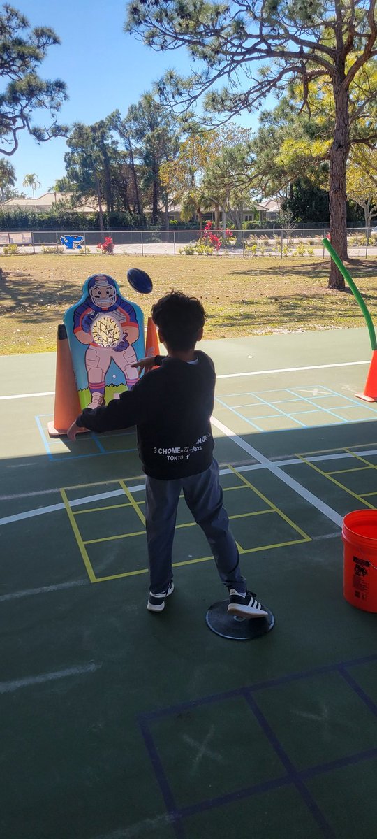 PEatNPE's tweet photo. Our Inflatable Football Targets were a big hit with the students @NPESharks this week! 🏈 Throwing for accuracy was quickly evaluated by each student based on hitting the target 🏈🎯! @collierschools https://t.co/tZ6OH6y9v9