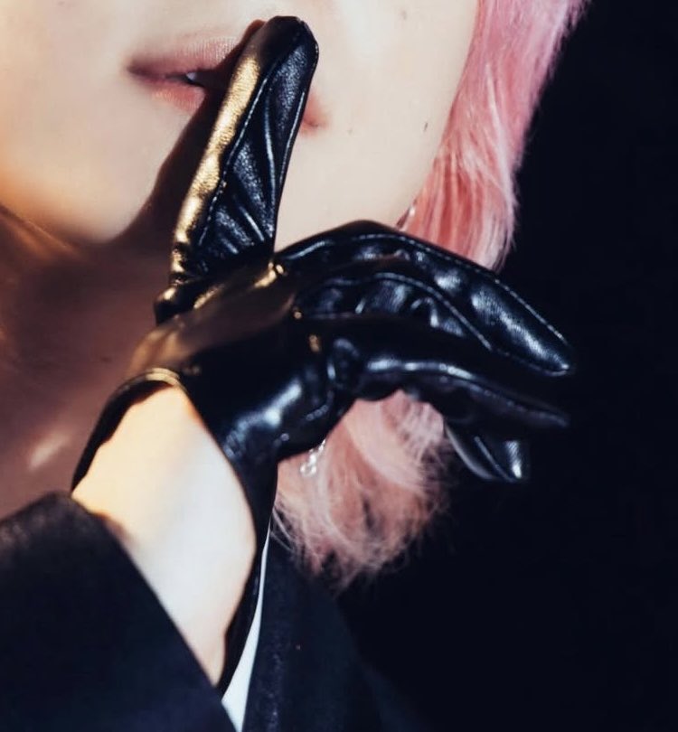 √﹀\_︿╱﹀╲/╲︿_/︺╲·︹_/﹀\_︿╱▔︺\/\︹·╱﹀▔╲︿_/