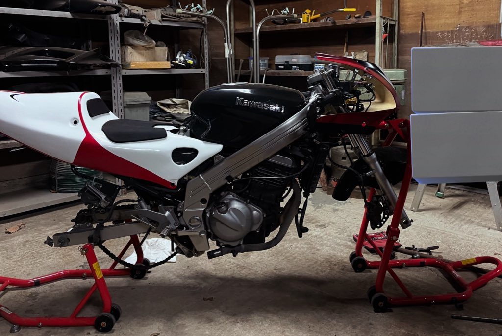 vEIs3x's tweet image. 名前 : そうた
性別 :♂
年齢 : 20
身長 : 176
住み : 北海道

wrxs4  ape100  zzr250  cb400sf

#バイク乗りとして軽く自己紹介 
#wrx #vag