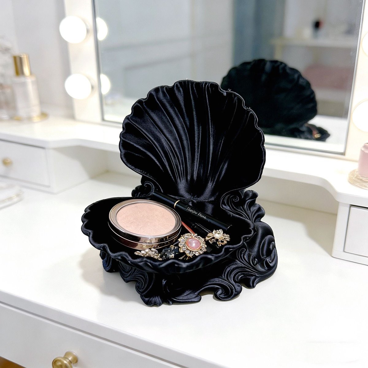 ขายงานพร็อบฯสำหรับ figure
[PRE] Prop. Shell Ocean Wave Base 

•ขนาด： ย12cm ส11cm
•วัสดุ： 3D Printing
— เป็นงาน3Dพื้นผิวเป็นเส้นๆ
•สี：ขาว|ดำ
•ชิ้นละ 158฿

📥สั่งพรีฯ DM
#มินนิพรีพร็อบ 
—————
Selling prop. for figure
[PRE] Prop. Shell Ocean Wave Base 

•Size： L12cm H11cm