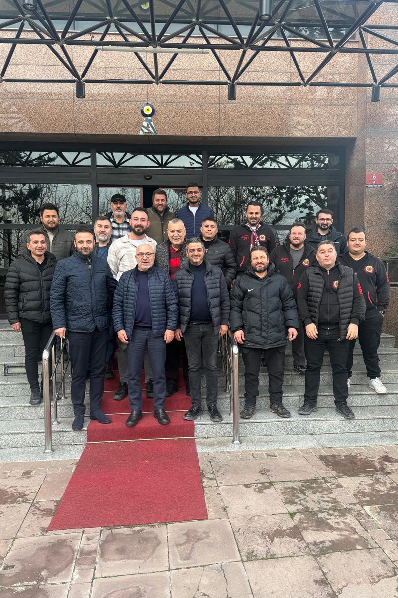 kirmizikara's tweet image. Ekibimiz, Fenerbahçe Maçının Hazırlıklarını Tamamladı

Fenerbahçe ile yarın (Pazartesi) deplasmanda karşılaşacak olan kırmızı-karalarımız bu maçın hazırlıklarını tamamladı. 

Trendyol Süper Lig’in 21. haftasında yarın (Pazartesi) deplasmanda Fenerbahçe’nin konuğu olacak ekibimiz,…