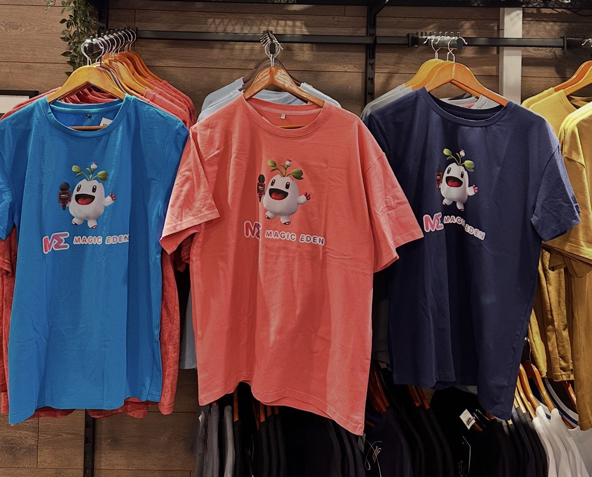 Merch ready ✅

New videos loading…
█████████▌ 95% 🎥⏳

Comment your city below  🌍👇
Our correspondents might pull up and you could win <a href="/CatchMEoutsyde/">Catch Me Outsyde</a> merch 👕🔥